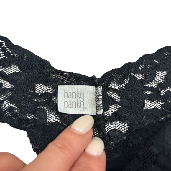 Lot of Four Ladies Hanky Panky Lace Thongs All One Size - Picture 5 of 13